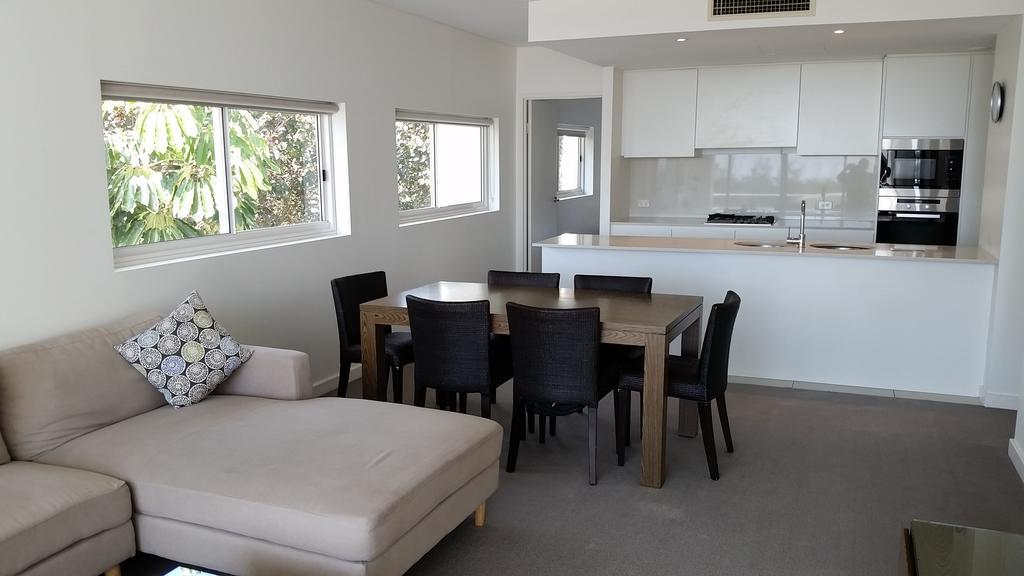 Kirra Surf Aparthotel 4*
